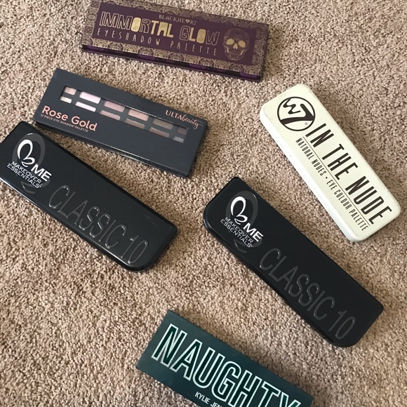 Starter Makeup Palette Vault! - Picture 2 of 2